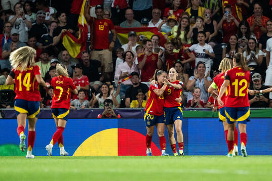 Claudia Pina and Esther Gonzalez Rodriguez of Spain