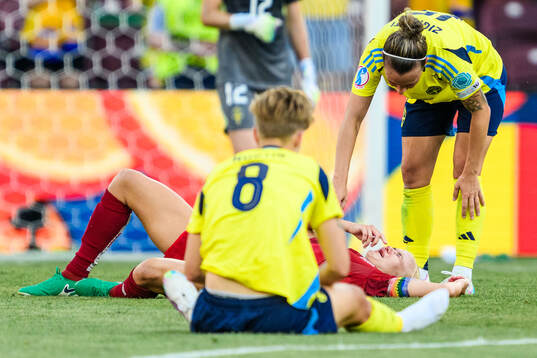 Pernille Harder of Denmark and Julia Zigiotti Olme of Sweden