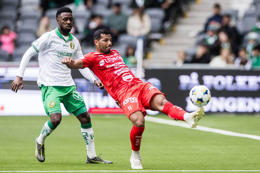 Hammarbys Shaquille Pinas och Värnamos Wenderson Oliveira