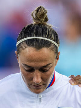 Lucy Bronze of England