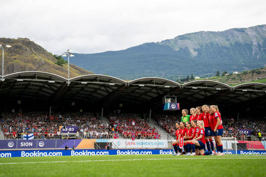 Starting eleven of Norway