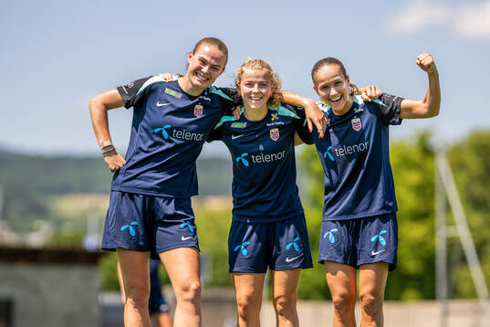 Marthine Østenstad, Justine Kielland and Guro Reiten of