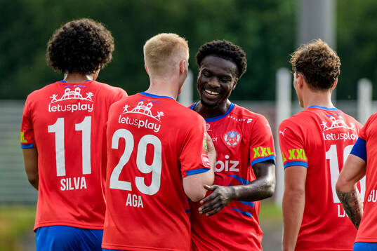Helsingborgs Oscar Aga och Samuel Asoma jublar