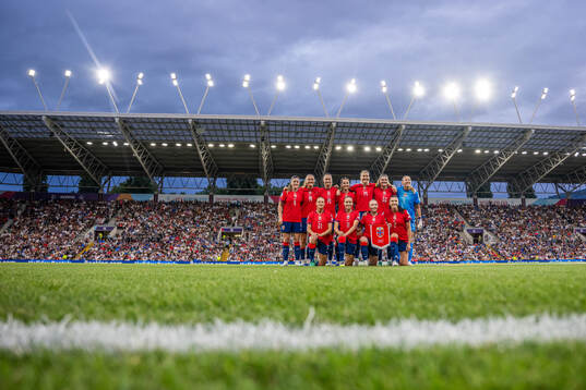 The starting eleven of Norway pose for a team photo