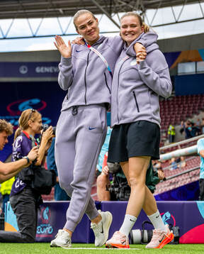 Marthine Østenstad and Signe Gaupset of Norway
