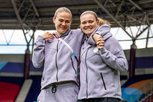 Marthine Østenstad and Signe Gaupset of Norway