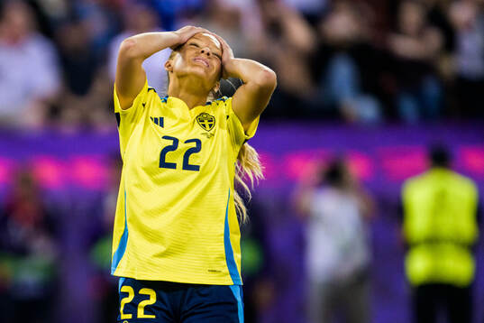 Bla gjennom flere bilder av UEFA Women's Euro 2025, day 16, quarter-final, Sweden - England