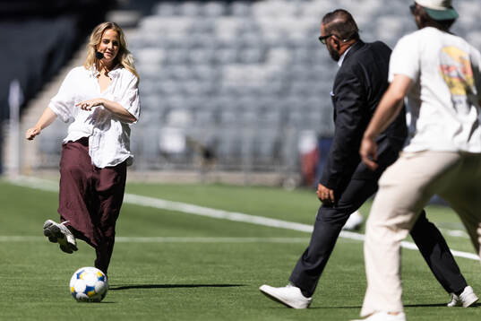 Alexander Axén och Irma Helin Zibanejad från  HBO Max