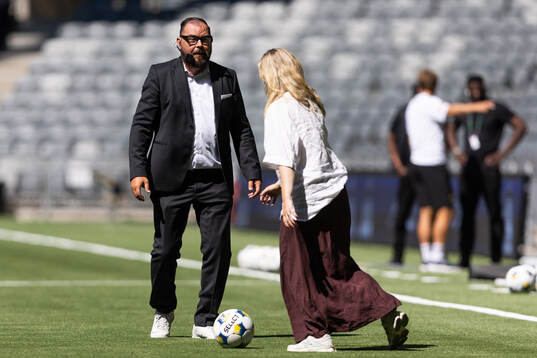 Alexander Axén och Irma Helin Zibanejad från  HBO Max