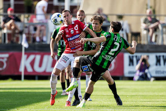Degerfors Erik Lindell och GAISs Axel Henriksson