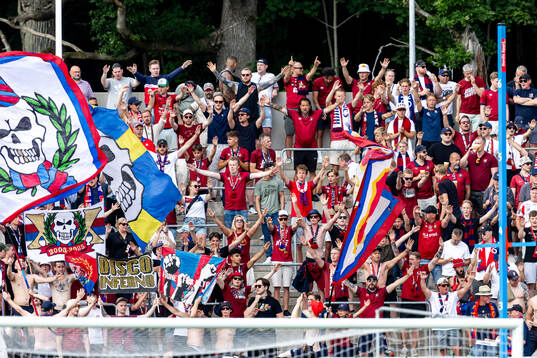 Örgrytes fans jublar