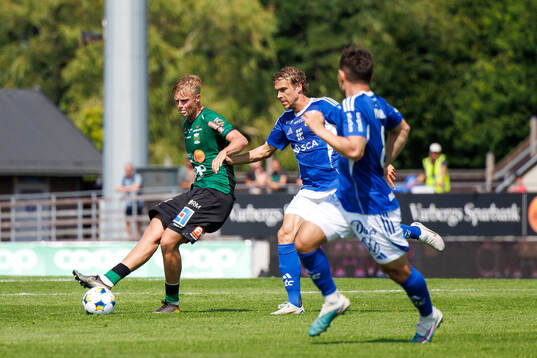 Varbergs Edvin Tellgren och GIF Sundsvalls Hugo Aviander