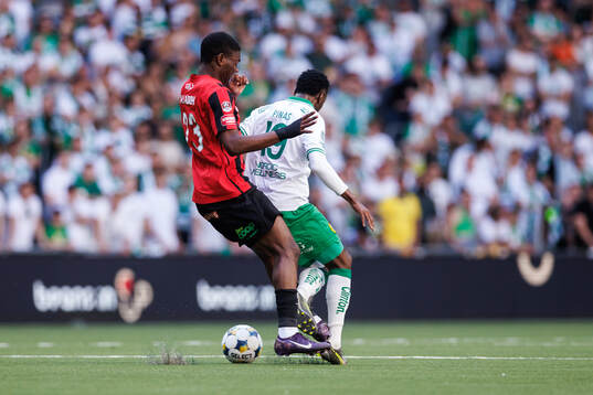 Brommapojkarnas Ezekiel Alladoh och Hammarbys Shaquille