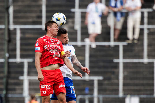 Värnamos Simon Thern och IFK Norrköpings Arnor Traustason