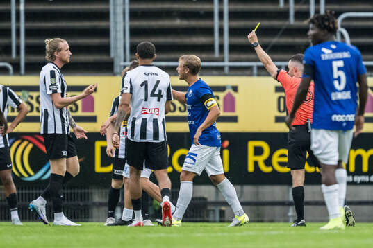 Landskronas Hampus Näsström och Domare Jasmin Svraka