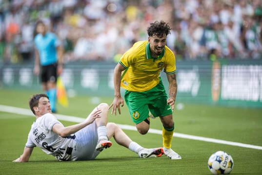 Jakob Romsaas of Royal Charleroi SC and Sebastian Tounekti