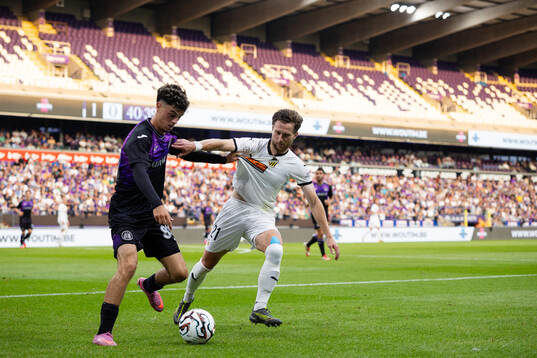 Tristan Degreef of Anderlecht and Adam Lundkvist of Häcken