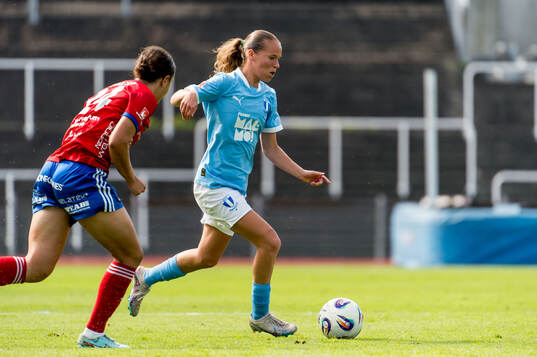 Malmö FFs Karoline Olesen och Vittsjös Daniela Galic