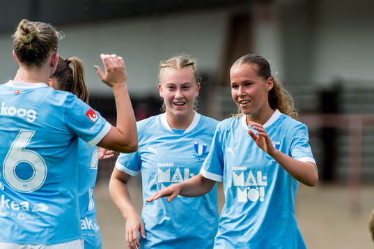 Malmö FFs Karoline Olesen jublar