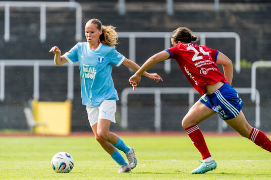Malmö FFs Karoline Olesen och Vittsjös Daniela Galic