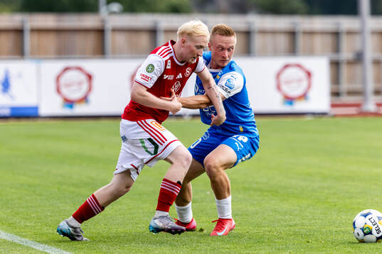 Sandvikens IFs Pontus Carlsson och Oddevolds Adam