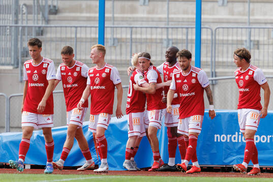 Sandvikens IFs spelare jublar