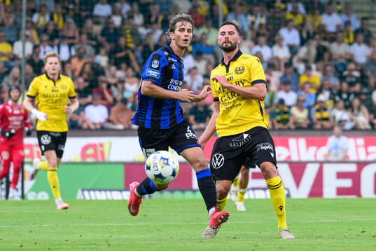 Sirius Victor Ekström och Mjällbys Axel Norén