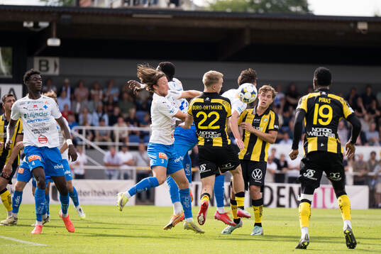 Värnamos Axel Björnström och Hammarbys Jacob Ouro