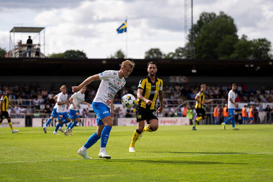 Värnamos Johan Rapp och Hammarbys Nahir Besara