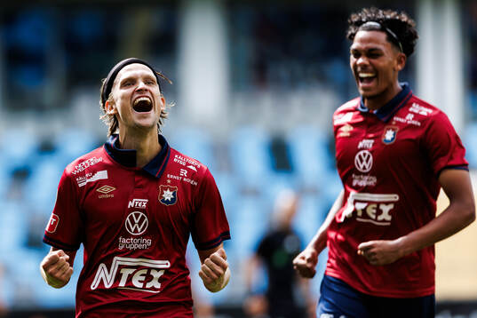 Örgrytes Charlie Vindehall jublar