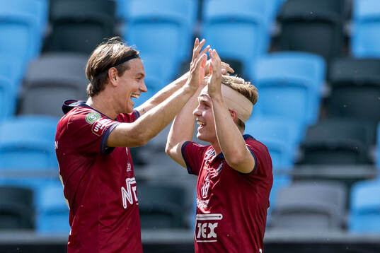 Örgrytes Noah Christoffersson och Isak Dahlqvist jublar