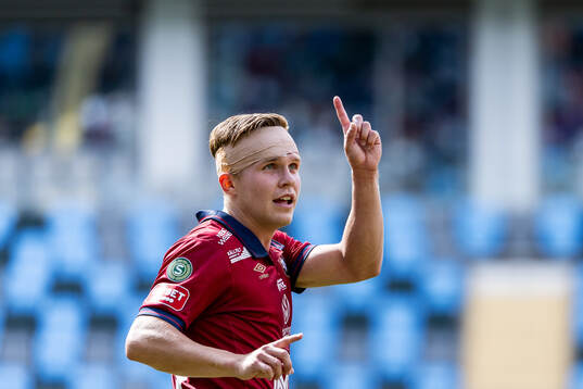 Örgrytes Isak Dahlqvist jublar