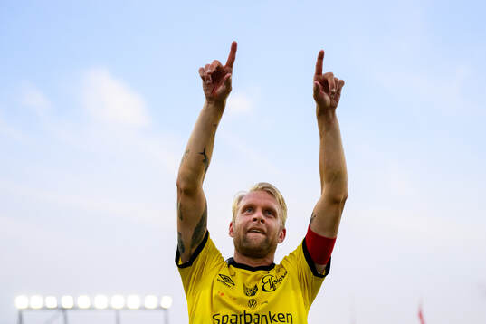 Elfsborgs Johan Larsson jublar