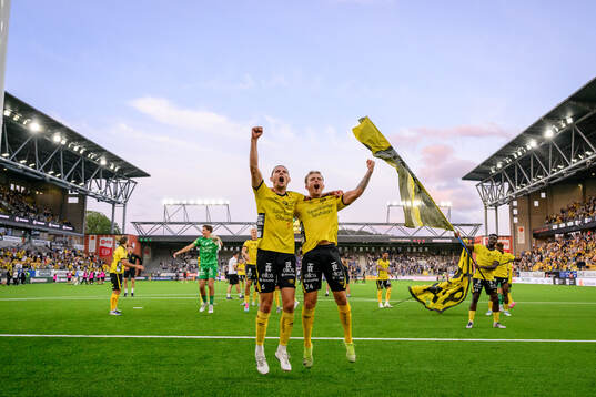 Elfsborgs Rasmus Wikström och Frederik Ihler jublar