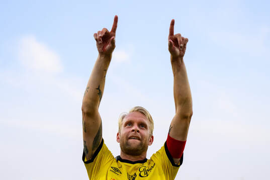 Elfsborgs Johan Larsson jublar