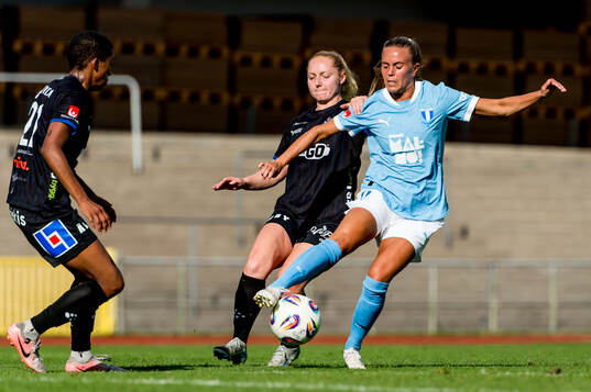Malmö FFs Elin Björklund och Växjö DFFs Sophia