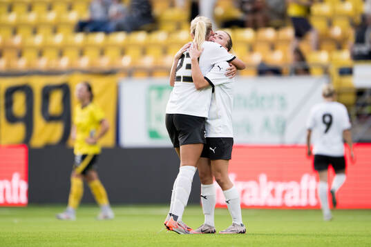 Häckens Tess Olausson och Nathalie Staaf