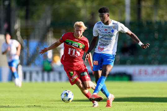 GAIS Rasmus Niklasson Petrovic och Värnamos Rufai Mohammed