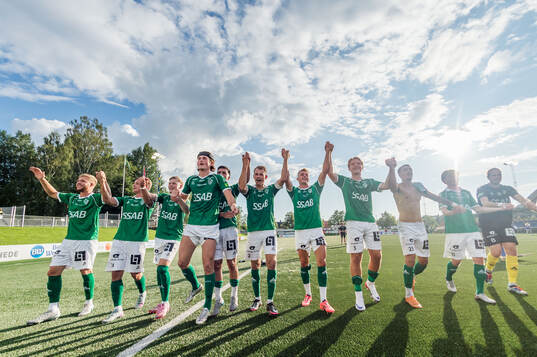 Brages spelare jublar