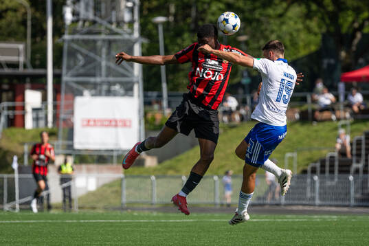 Brommapojkarnas Ezekiel Alladoh och IFK Norrköpings Max