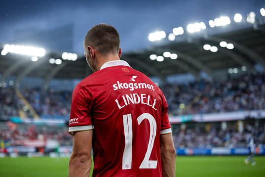 Degerfors Erik Lindell lämnar planen