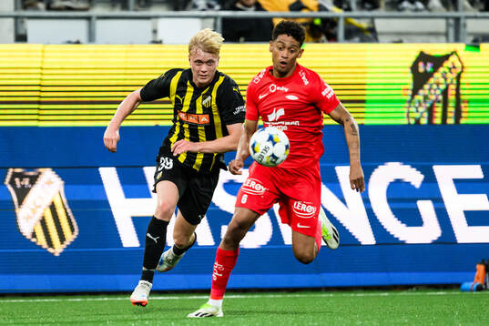 Isak Brusberg of Häcken and Japhet Sery Larsen of Brann