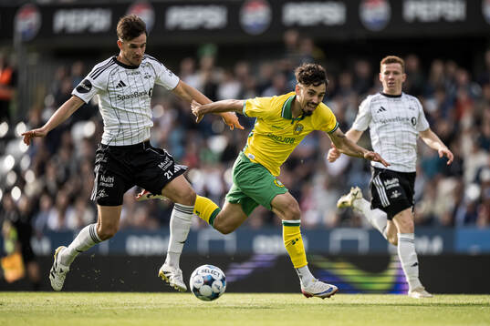 Thomas Nemcik of Rosenborg and Sebastian Tounekti of