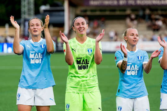 Malmö FFs Sanna Kullberg, målvakt Moa Öhman och Nathalie