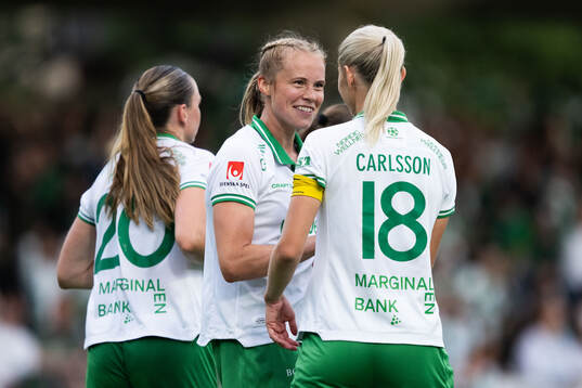 Hammarbys Julie Blakstad jublar med Alice Carlsson