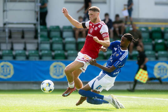 Sandvikens IFs Emil Engqvist och GIF Sundsvalls Yacqub Finey