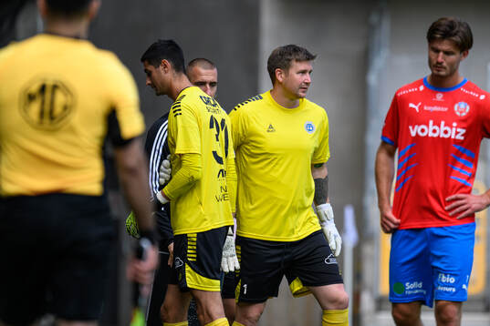 Utsiktens målvakt Tom Amos och målvakt Oliver Gustafsson