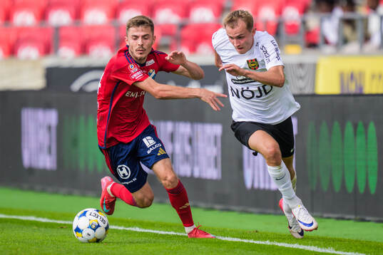 Östers Patriot Sejdiu och Brommapojkarnas Victor Lind