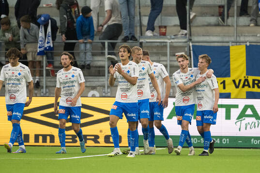 Värnamos Otso Liimatta jublar