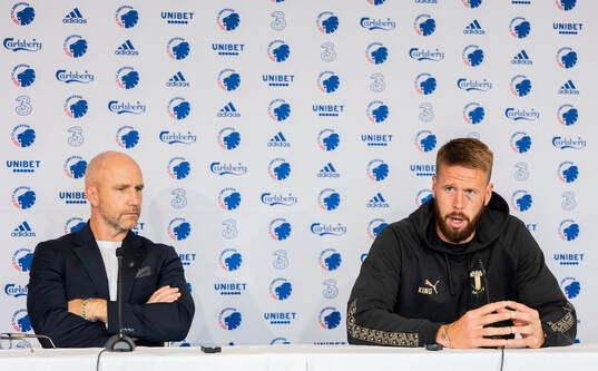 Head coach Henrik Rydström and Pontus Jansson of Malmö FF